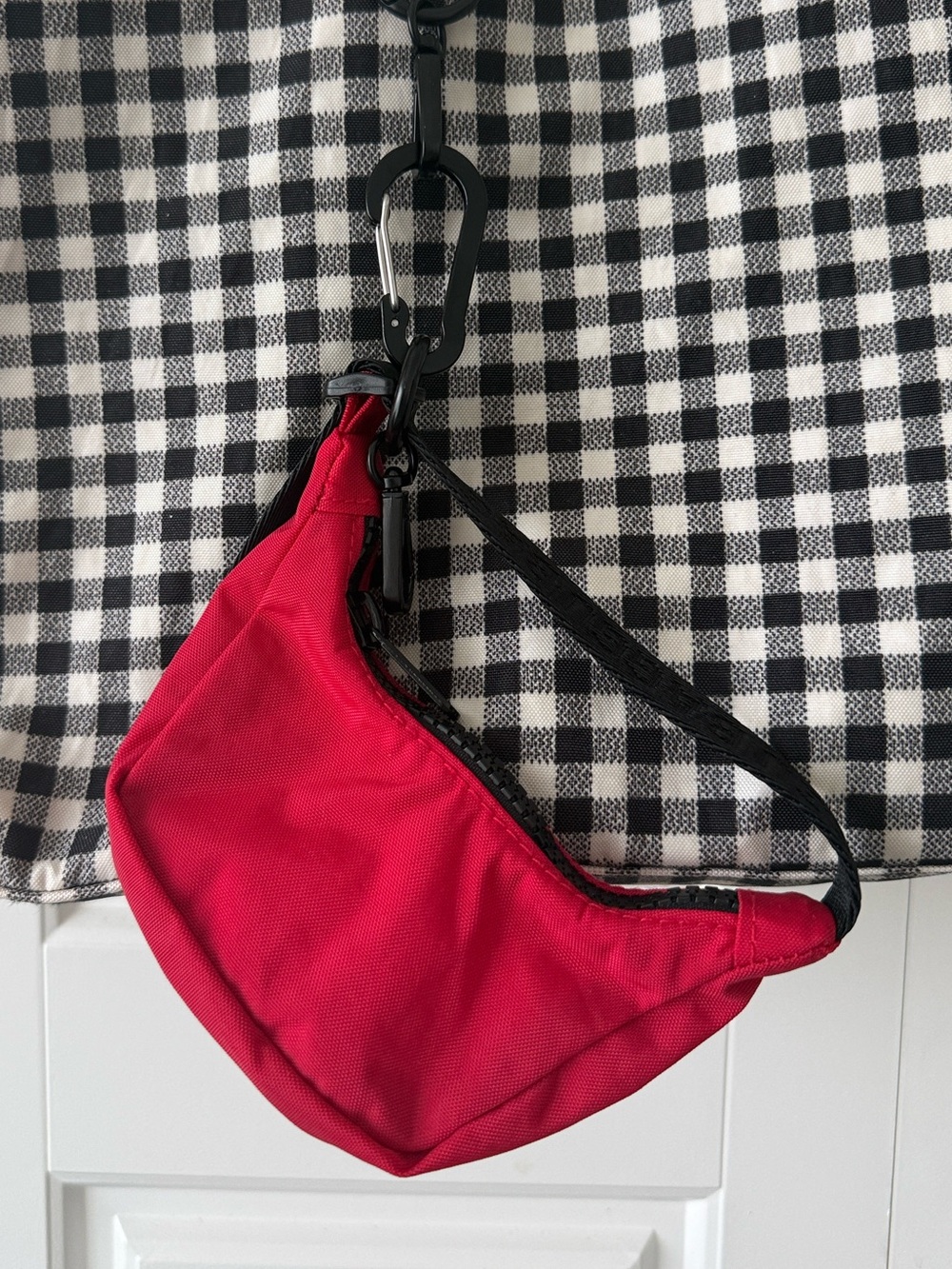 BAGGU Candy Apple Red Charm